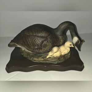 Vintage Canadian Goose With Goslings Desk Pen Holder. Beautiful Vtg Collectable